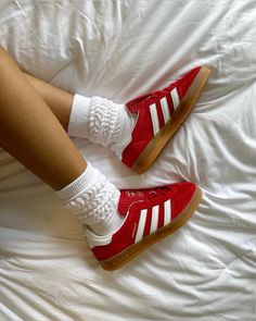 Red Adidas Outfit, Red Adidas Shoes, Adidas Gazelle Outfit, Gymnastics Shoes, Samba Shoes, Adidas Shoes Women, Adidas Spezial, Adidas Outfit