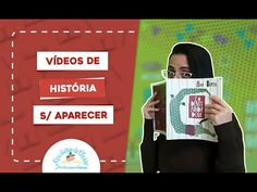 a woman holding up a book in front of her face with the words video de historia 5 / 7 aparecer