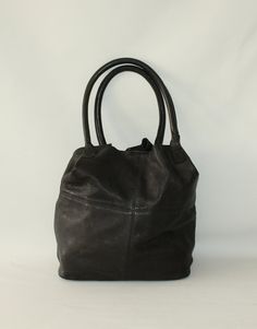 Vintage Used Women's Black Leather GIGI Magnetic Snap Hand Bag Shoulder Bag Tote Bag Shopper Bag    Please check measurements  Height - 14 inches ( 35.5 cm )  Width - 15 inches (38 cm )  Bottom  - 11.5 x 6 inches  (29.2 cm x 15.2 cm )  Straps - 0 inches    Handle - 21 inches ( 53.4 cm )   The Bag  is used But in good condition,. please see all pic.    ############### *Please note that most of my items are vintage and has therefore been previously used unless stated otherwise. Vintage items will Square Soft Leather Satchel For Errands, Black Leather Box Bag With Double Handle, Black Hobo Bag With Top Carry Handle For Shopping, Black Box Bag With Double Leather Handles, Black Box Bag With Leather Handles For Travel, Soft Leather Square Travel Bag, Black Box Bag With Top Carry Handle For Errands, Black Double Handle Box Bag With Leather Handles, Black Leather Handled Satchel Box Bag