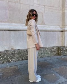 Spring and Summer Style: 12 Ways to Style Wide Leg Pants - Diana Colibri Black Wide Leg Trousers Outfit, Trousers Outfit, Wide Leg Pants Outfit, Trouser Outfit, Black Wide Leg Trousers, Fashion 2024, Pants Wide Leg