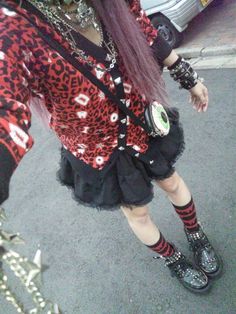 lovely gyaru outfit <3 Red Gyaru, Goshikku Gyaru, Gyaru Outfits, Gyaru Outfit, Rokku Gyaru, Gyaru Fashion, J Fashion, Alternative Outfits