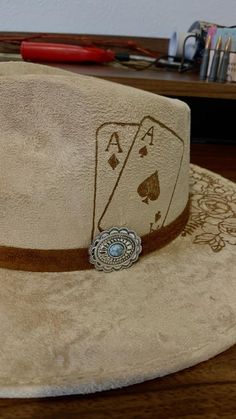 Cowboy Hat Crafts, Womens Western Hats, Hat Burning, Handmade Leather Work, Custom Made Hats, Country Hats, Cowgirl Accessories