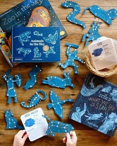 Constellations Craft, Constellation Craft, Nature School, Instruções Origami, Craps, In The Stars, Q Tip, Homeschool Science, Connect The Dots