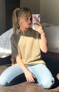 Sabrina Carpenter Straight Hair, Milo Manheim And Sabrina Carpenter, Blonde Pony, Carpenter Outfits, Sabrina Carpenter Style, Sabrina Carpenter Outfits, Soft Gamine, Fav Celebrities, Hair Idea