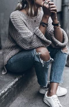 Fall sweaters - get fall outfit ideas with this collection, including oversized sweaters. Jumper Outfit, Mom Fashion, Mode Casual, Looks Street Style, Fashion Weeks, Mode Inspo, Photo Instagram, Looks Style, Mode Inspiration