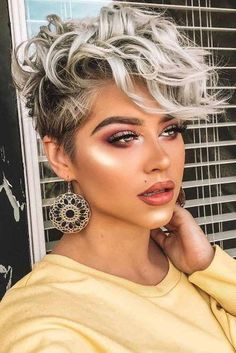 Asymmetrical Haircut, Long Pixie Cuts, Curly Pixie, Long Pixie, Short Wavy Hair, Short Pixie Haircuts, Cute Hairstyles For Short Hair, Trending Hairstyles