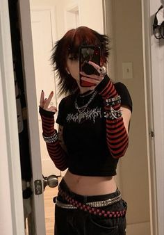 Fete Emo, Hair Aesthetics, Scene Outfits, Punk Clothing, Scene Fashion, Emo Outfits, Cooler Look