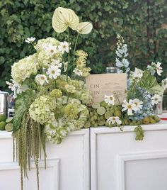 Engagement Party Ideas Floral, Modern Flower Arrangements Wedding, Engagement Flower Arrangements, Mediterranean Floral Arrangements, Wedding Bar Flower Arrangement, Blue And Green Wedding Florals, Green Hydrangeas Wedding, White And Green Hydrangea Wedding, Blue Hydrangea Wedding Decorations