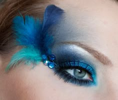 Carnival Look Peacock Feather Eye Makeup, Brazil Carnival Makeup, Fantasy Eye Makeup, Seussical Makeup, Bird Makeup, Exotic Makeup