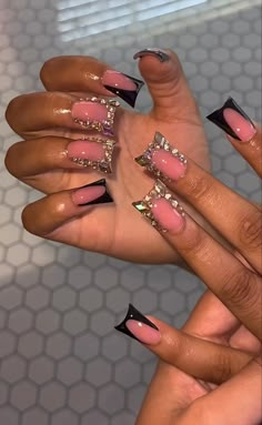 Acrylic Nails Duck Shape, Black Toes Black Women, Black Duck Nails Acrylic, Duck Nail Designs Y2k, Valentines Outfits Black Women, Nail Ideas Black Women, Nails Sets, Black Acrylic Nails