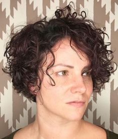 Short Curly Bob Short Wavy Hairstyles, Messy Curly Hair, Curly Hair Photos, Super Short Hair, Wavy Hairstyles, Short Curly Bob