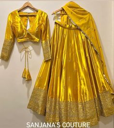 Yellow Lehenga Color Combos, Chaniya Choli Designs Weddings Latest, Silk Lehenga Designs, Budget Bridesmaid Dresses, Chaniya Choli Designs, Haldi Dress, Simple Lehenga, Cotton Lehenga, Color Dresses