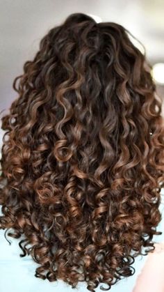 Curly Hair Color Ideas, Curly Hair Color, Curly Highlights, Long Curly Haircuts, Dyed Curly Hair