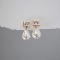 June Earrings | Elegant Pearl Earrings - JESSA JEWELRY | GOLD JEWELRY; dainty, affordable gold everyday jewelry. Tarnish free, water-resistant, hypoallergenic. Jewelry for everyday wear Awesome Tattoos, Pinterest Ideas, Red Thread, Earrings Elegant, Dream Jewelry, Elegant Earrings, Pearl Drop, Jewelry Lover, Backyard Wedding