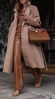 Brown Leather Pants, Leather Pants Outfit, 가을 패션, Winter Fashion Outfits, Fall Winter Outfits, Look Fashion