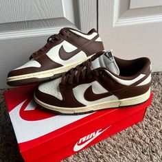 Size: 8w/6.5 Condition: Brand New/Never Worn Sold Out Online/In-Store Nike Brown, Fresh Sneakers, Shoe Nike, Nike Air Max For Women, Nike Air Force Ones, Womens Jordans, New Nike Air, Nike Air Vapormax, Black Running Shoes