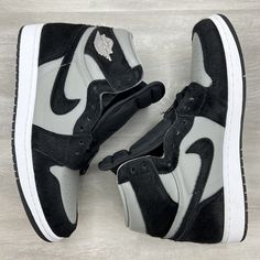 Air Jordan 1 Retro High Twist 2.0 DZ2523-001 Women Size 12 / Mens 10.5 New With Box (box missing top/lid) Fast Shipping *100% AUTHENTIC PRODUCTS *Please view all photos, description and details *We offer the best in sporting goods, sneakers and more *Feel free to contact us with any questions Nike Air Jordan 1 Retro High, High Top Jordans, Jordan Grey, Nike Air Jordan 1 Retro, Body Tattoo, Air Jordan 1 Retro High Og, Air Jordan 1 Retro High, Womens Jordans, Shoes Air