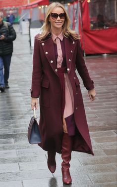 Leather Boots Outfit, Wine Outfit, Amanda Holden, Winter Chic, Blazer Outfits