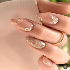 Golden Nails Designs Glitter, Golden Nails Art, Nail Art Designs Golden, Golden Nail Art Design, Golden Nail Designs, Golden Glitter Nails, Golden Nails Designs, Golden Nail Art, Bridal Nails Designs