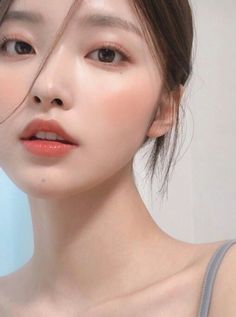 Light Makeup Asian, Korean Soft Makeup, Soft Asian Makeup, Soft Korean Makeup, Makeup Cantik, Makeup Korea, Korean Makeup Look