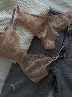 Cute Sleepwear, Pretty Lingerie, Luxury Lingerie, Inspiration Mode, Looks Style, Classy Outfits, Lingerie Set, Fashion Inspo Outfits, Stylish Outfits