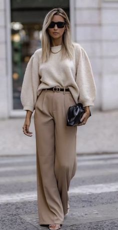 Elevated Street Style, Corp Core, Clothing Board, Work Fits, Elevated Casual, Chique Outfits, Outfit Chic, Beige Outfit, Workout Fits