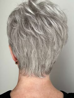 Powerful and absolutely perfect! Tab by Ellen Wille Wigs is a precision cut, short wig with bold short layers. The possibilities are endless: you can wear it slicked, swooped, or spiked with a bit of product. Tab synthetic wig is part of the Ellen Wille Perucci Collection - the NEXT GENERATION WIGS! Also available in gray colors, beautiful shades of grey. Watch Ellen Wille Tab video and read customer wig reviews below!TOP 5 Customer Favorite Tab Colors: Salt/Pepper Rooted, Sand-Rooted, Sandy-Blo Short Stacked Hair, Stacked Hair, Short Silver Hair, Short Hair Images, Short Grey Hair, Edgy Short Hair, Short Hairstyles For Thick Hair, Short Hair Over 60, Pixie Hair