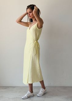 Linen Dresses Summer Chic, Yellow Linen Dress, Wrap Dress Summer, Linen Dresses Summer, Summer Wrap Dress, Linen Style Fashion, Linen Slip Dress, Cotton Wrap Dress, Summer Day Dresses