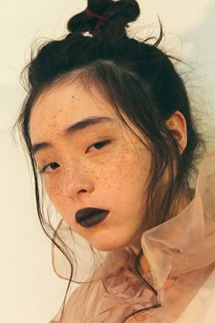 Portrait | Beauty | Lifestyle | For more inspiration, follow on IG @ richpointofview or click on photo to visit website!!! Cute Freckles, 얼굴 드로잉, 얼굴 그리기, Black Lipstick, Face Reference, Poses References, Portrait Inspiration, Interesting Faces, Photo Reference