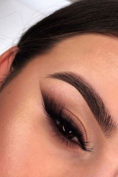 Black Eyeshadow Liner Look, Prom Makeup Smokey Eye Black, Fancy Eyeshadow Looks, Evening Make Up For Brown Eyes, Pretty Eyeshadow Looks For Brown Eyes, Aesthetic Eyeshadow Looks, Dark Prom Makeup, Black Prom Makeup, Neutral Smokey Eye Makeup