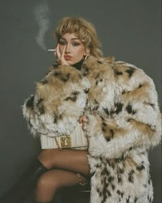 Fur Coat Photoshoot, Photoshoot Moodboard, Paintings Ideas, Music Ideas, Mob Wives, Photoshoot Themes, I'm With The Band, Photoshoot Concept, Brand Photography