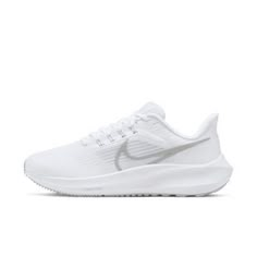 White Nike Training Shoes, Neutral Running Shoes Woman, Nike Gym Shoes, Teacher Vibes, Pe Teacher, Dream Items