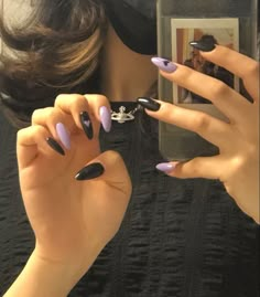 Purple And Black Almond Nails, Black And Lilac Nails, Lilac And Black Nails, Dark Purple Almond Nails, Ongles Goth, Black And Purple Nails, Paznokcie Hello Kitty, Girly Acrylic, Anime Nails