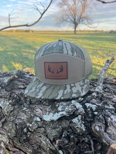 Hand crafted in the State of Florida using only the finest materials and equipment.  We use Lost Hat Co. 7 panel Flat Bill Snap Back hats in some of our most popular colors. Check out our other styles @ Three Rivers Hat Co. Flat Bill Hats For Guys, Cute Country Hats, Snap Back Hats, Nightmare Before Christmas Backpack, Western Wallpaper, Forest Life, Deer Horns, Deer Pictures