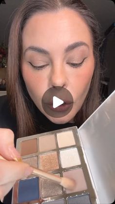 Erica Taylor on Instagram: "Eyeshadow Shimmer over mature lids hack. Shimmer can enhance our texture but swiping a bit of matte over smoothed out  the appearance of the lines  #eyeshadow #matureskin #matureskinmakeup #eyeshadowtutorial #over40 #eyeshadowtutorial #makeup #makeuptutorial #fyp used @makeupbymario moonlight palette as demo" Makeup Tips, Beauty