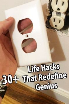 These are some genius life hacks that will turn everyday struggles into no struggle at all. Household Help, Everyday Hacks, Household Cleaning Tips, Amazing Life Hacks, Cleaners Homemade, Simple Life Hacks, Diy Life Hacks, Diy Household