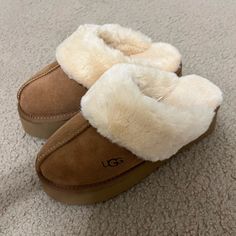 Brand New Ish. Worn Once! Slippers Collection, Cozy Slippers, Shoes Ugg, Ugg Slippers, Comfy Shoes, Getting Cozy, Womens Uggs, Ugg Shoes