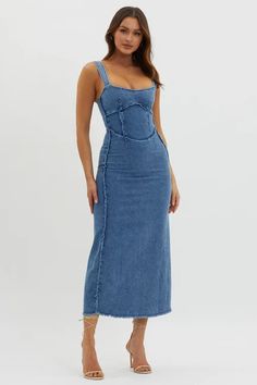 Shop the Shenae Raw Edge Bodycon Dress Denim | Selfie Leslie Denim Bodycon Dress, Character Wardrobe, Chic Dress Classy, Denim Midi Dress, Dress Denim, Summer Inspo, Blue Bridesmaids, Iron Material, Date Night Dresses