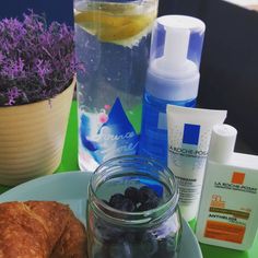 Morning routine: #lemon #detox water ! #physiological cleanser,  #hydreane light, #anthelios mineral // Routine du matin: eau detox #citron ! Nettoyant physiologique, hydreane légère, anthelios minéral! Lemon Detox, Detox Water, Roche Posay, Morning Routine, Hand Soap Bottle, Lemon