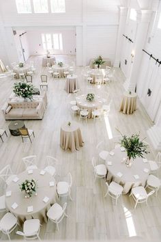 an overhead view of a banquet hall with tables and chairs