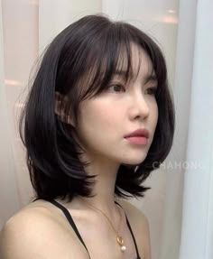 Best Ways To Wear Curtain Bangs With Short Hair Short Haircuts With Bangs, Korean Short Hair, Asian Short Hair, Short Layered Haircuts, Shot Hair Styles