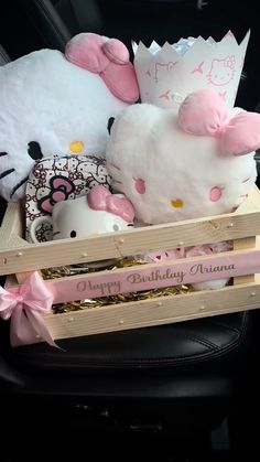 hello kitty gift basket birthday Hello Kitty Gift Baskets, Cute Birthday Baskets, Hello Kitty Basket, Bday Basket, Gift Basket Birthday, Pink Gift Basket, Hello Kitty Gifts, Sanrio Stuff, Kitty Items