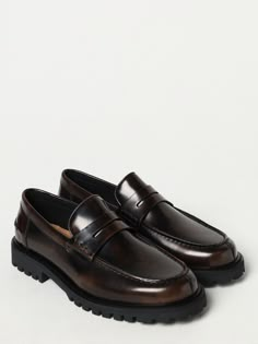 Find HUGO BOSS Loafers on Editorialist. Loafers BOSS Men color Brown Men’s Loafers, Brown Loafers Men Outfit, Loafers Men Outfit Casual Street Styles, Mens Brown Penny Loafers, Mocassins Shoes, Dark Brown Loafers, Brown Loafers Men, Academia Aesthetic Outfit Men, Aesthetic Outfit Men