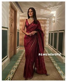 Kritika Kamra, Maroon Saree, Fancy Sarees Party Wear, Simple Sarees, Saree Designs Party Wear, Indian Fashion Saree, Saree Blouse Designs Latest, Satin Saree