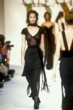 VALENTINO Vintage AW1993 Runway Long Dress US2 | eBay Vintage Runway Fashion, Valentino Runway, 90s Runway Fashion, Runway Fashion Couture, Vintage Runway, Original Supermodels, Deep Winter, Christy Turlington, Runway Dresses