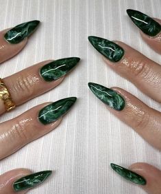 Jade Nails Designs, Shrek Nails, Jade Nails, Emerald Nails, Green Acrylic Nails, Green Nail Art