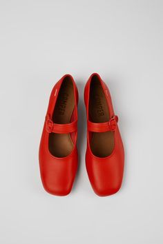 Casi Casi Red Ballerinas for Women - Fall/Winter collection - Camper Canada Camper Shoes, Ballerina Shoes Flats, Womens Mary Janes, Old Shoes, Shoes Heels Wedges, Ballerina Shoes, Ballet Pumps, Boys Boots, Leather Mary Janes