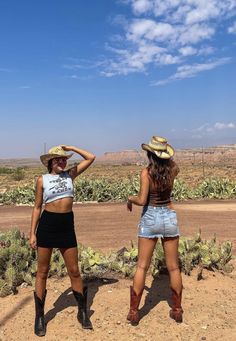 Stagecoach Outfit, Cowboy Boot Outfits, Vision Bored, Cowgirl Boots Outfit, Botas Western, Cowgirl Style Outfits, Fest Outfits, Cute Country Outfits, Looks Country