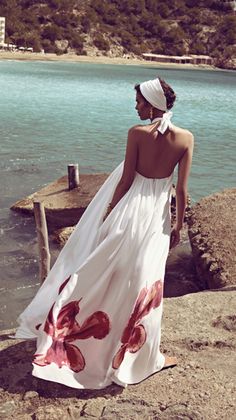 Oh please, let this be me sometime soon... Flowy dress blowing in the sea breeze. *sigh* Sukienki Maksi, Boho Chique, Gorgeous Maxi Dresses, Boho Chic Outfits, African Wear, Maxi Skirts, Flowy Dress, Mode Inspiration, Look Fashion