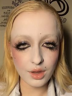 Garbo Look Makeup, Baby Doll Makeup Aesthetic, Fair Make Up Ideas, Old Fashioned Clown Makeup, Hooded Eye Halloween Makeup, 1920s Downturned Eye Makeup, German Expressionism Makeup, Evilllllyn Makeup, Blond Characters Halloween